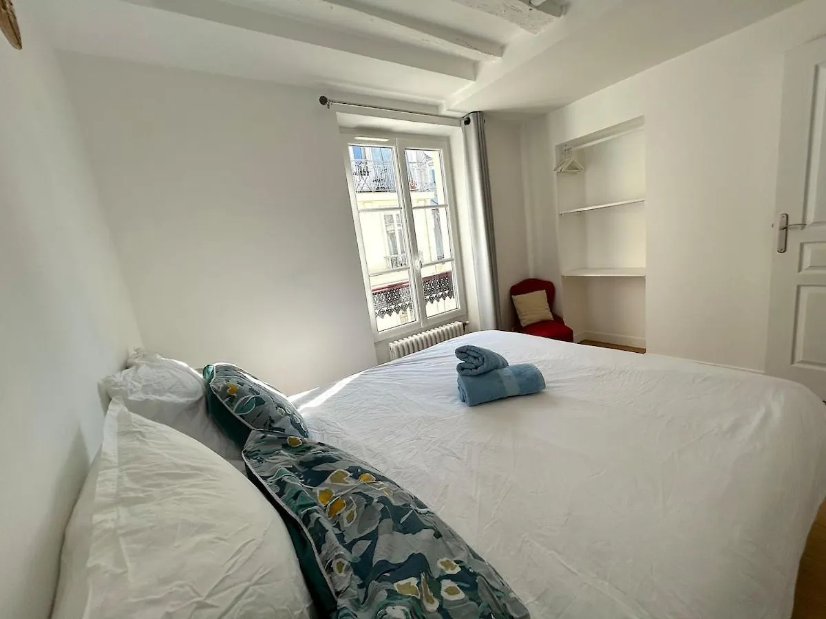 파리 Outstanding And Sunbathed 3 Br 아파트