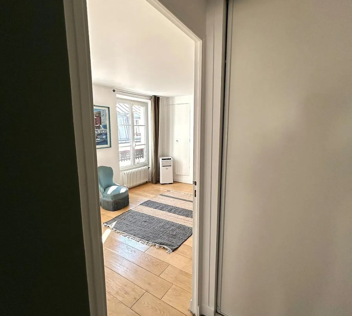 Outstanding And Sunbathed 3 Br Lejlighed Paris